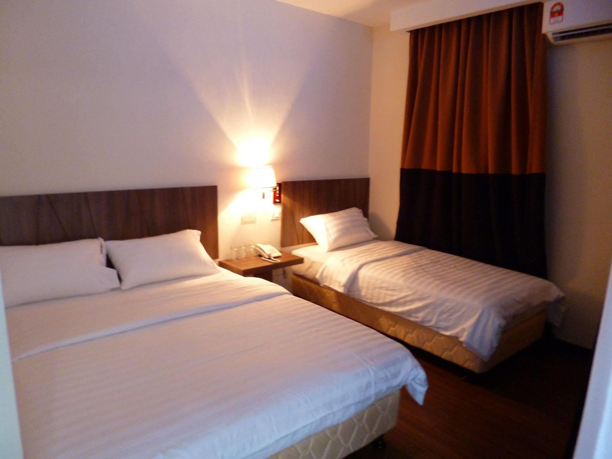 9 Square Hotel - Bangi Exteriör bild